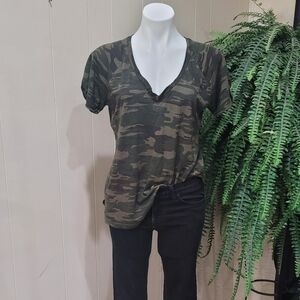 Sanctuary Green Camo Print Short Sleeve T-Shirt Women's Size Small S